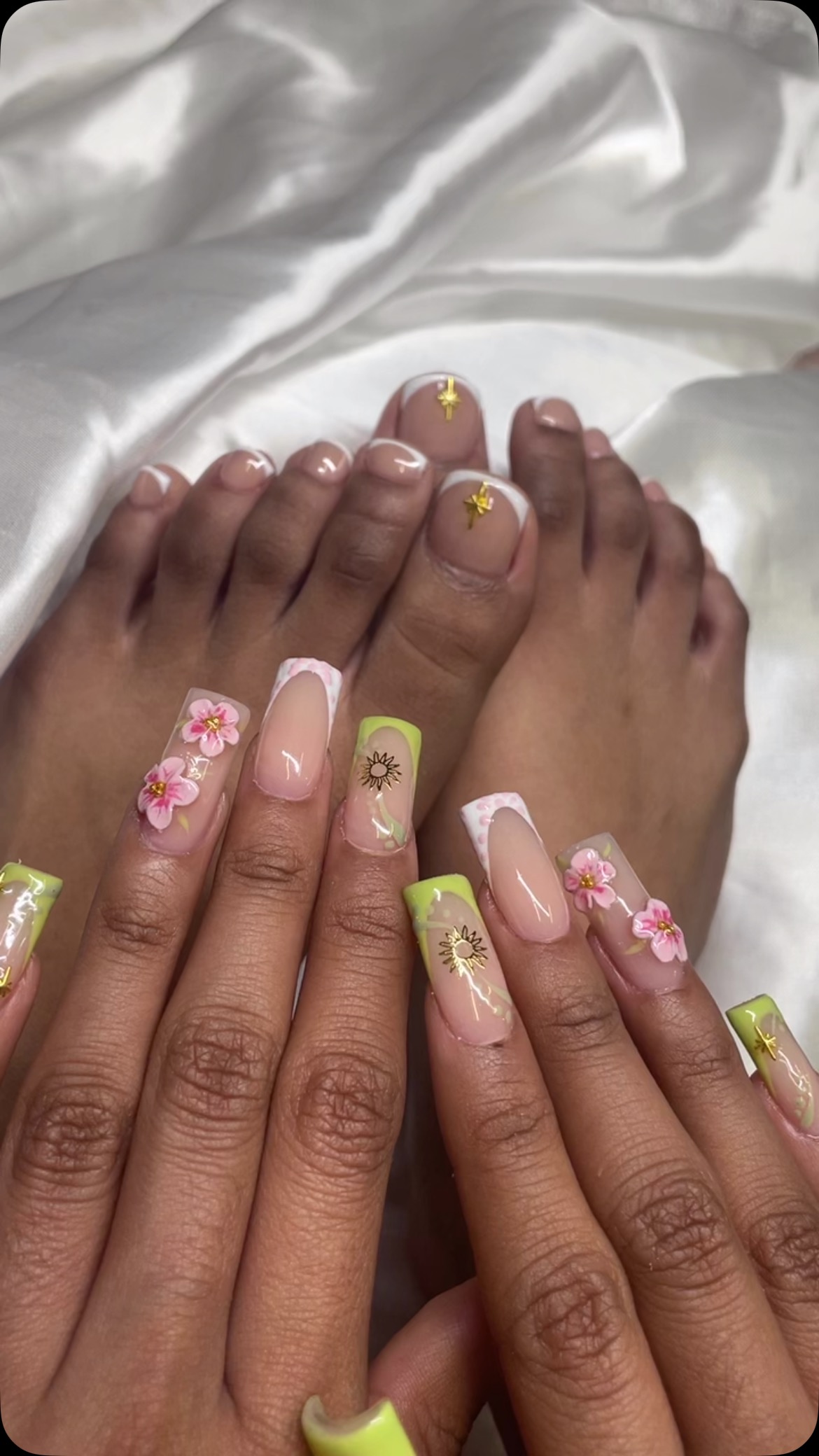 Stylish Floral Nail Design