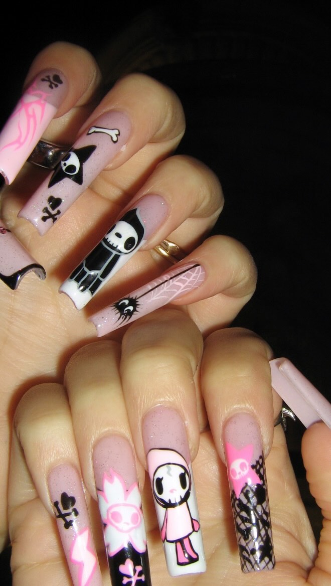 Artistic Skull Nail Art