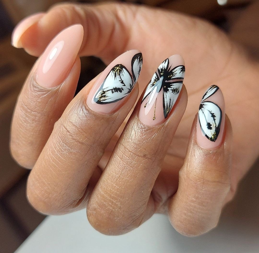 Artistic Floral Nail Design