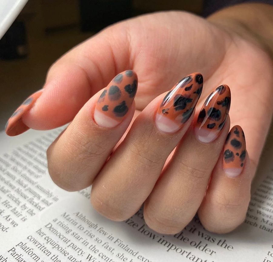 Stylish Leopard Print Nails