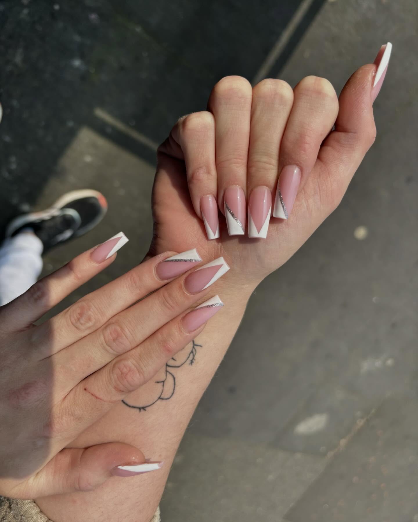Elegant French Tip Nails with Glitter