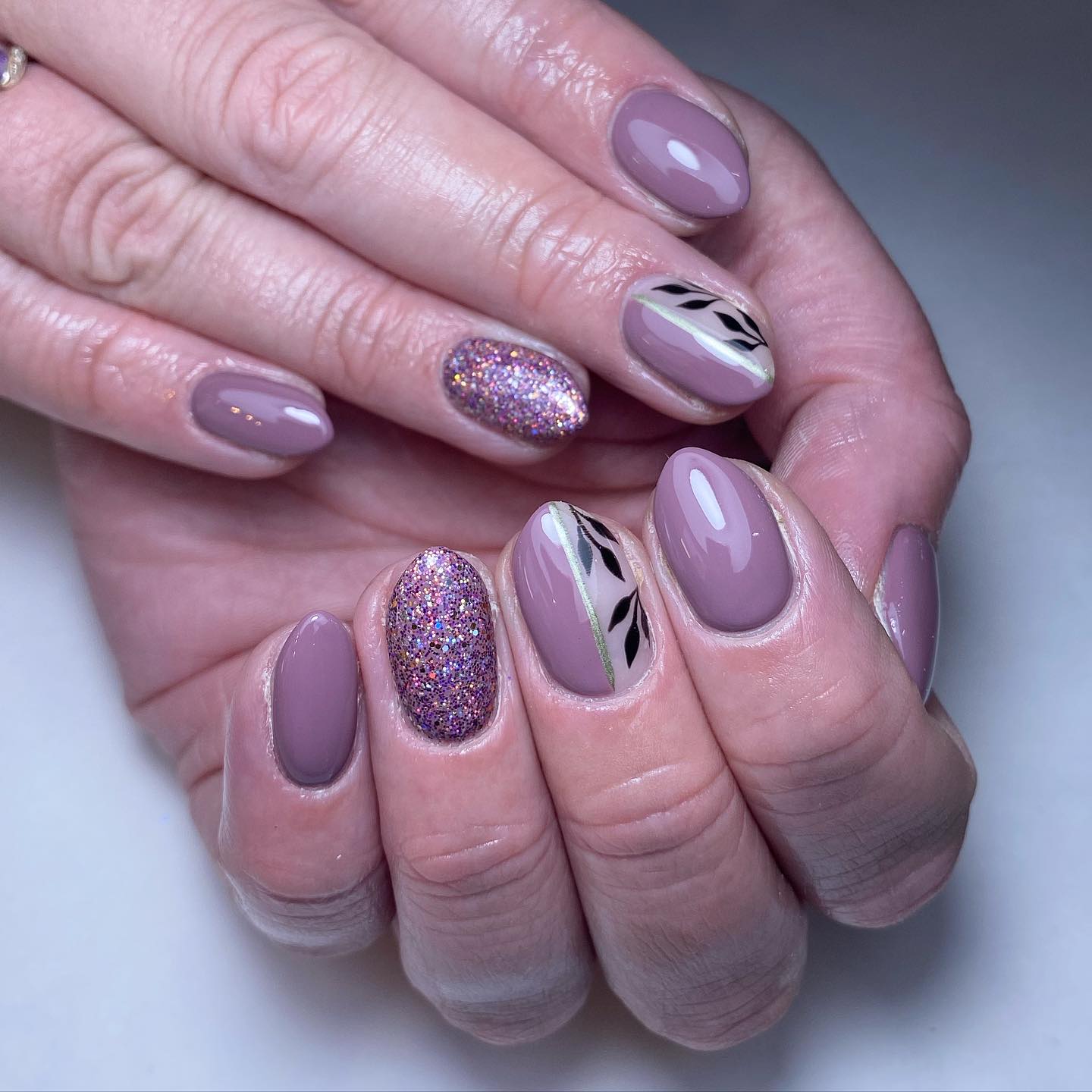 Elegant Glittery Nail Design