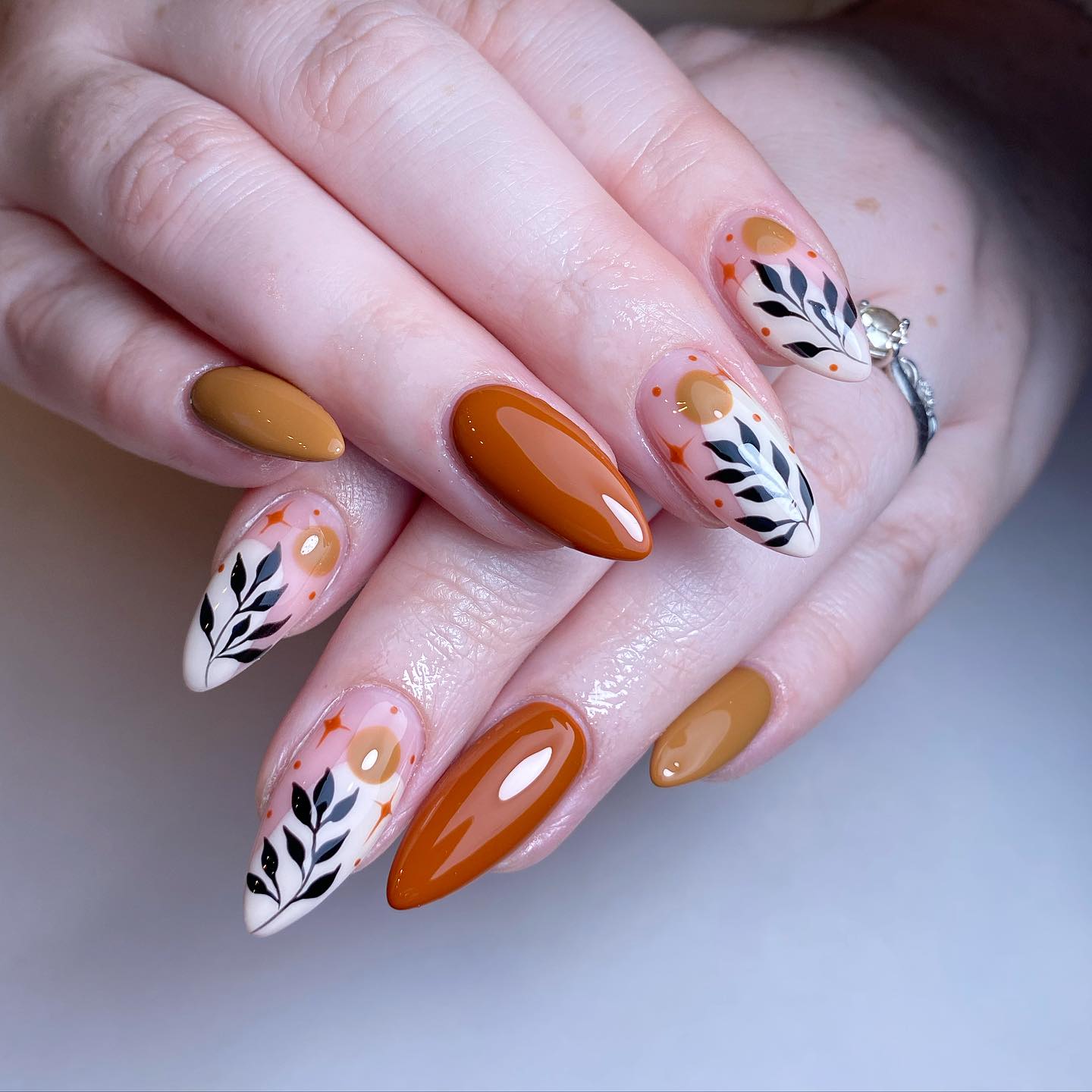 Stylish Autumn-Inspired Nail Design