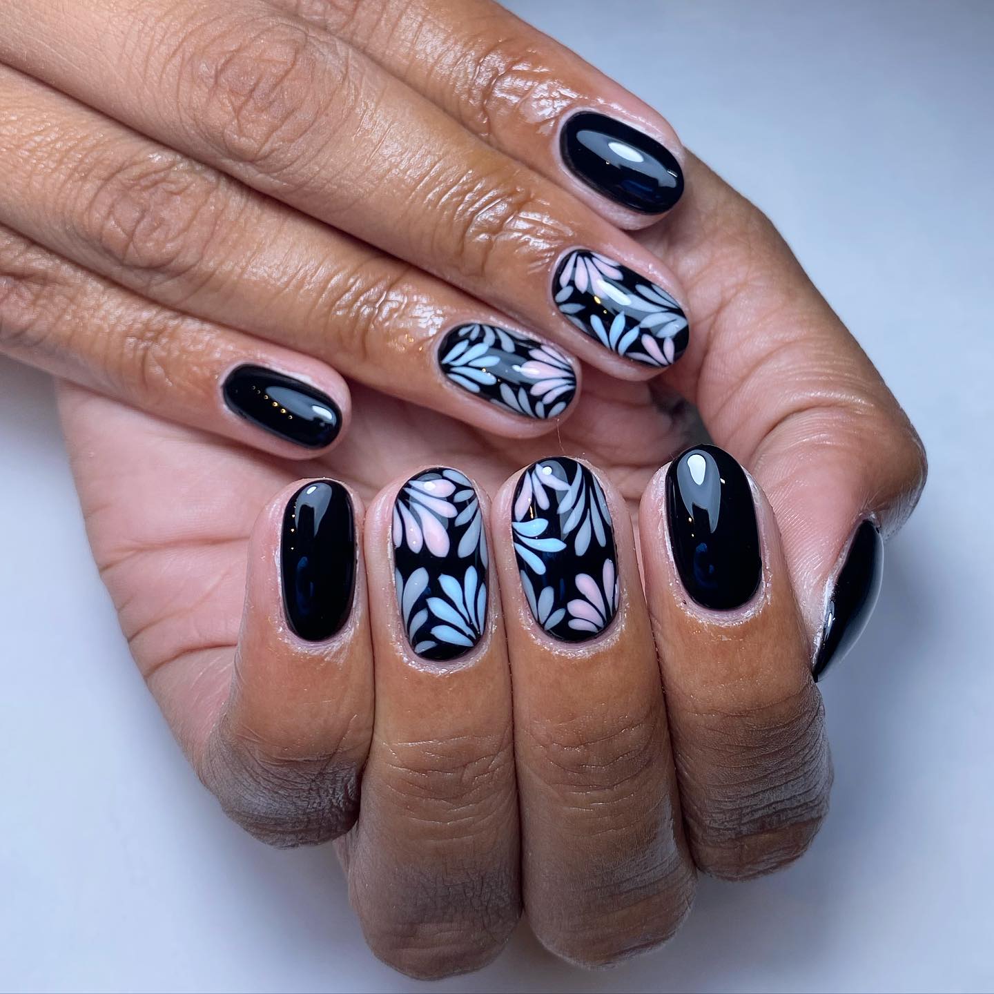 Elegant Floral Nail Design