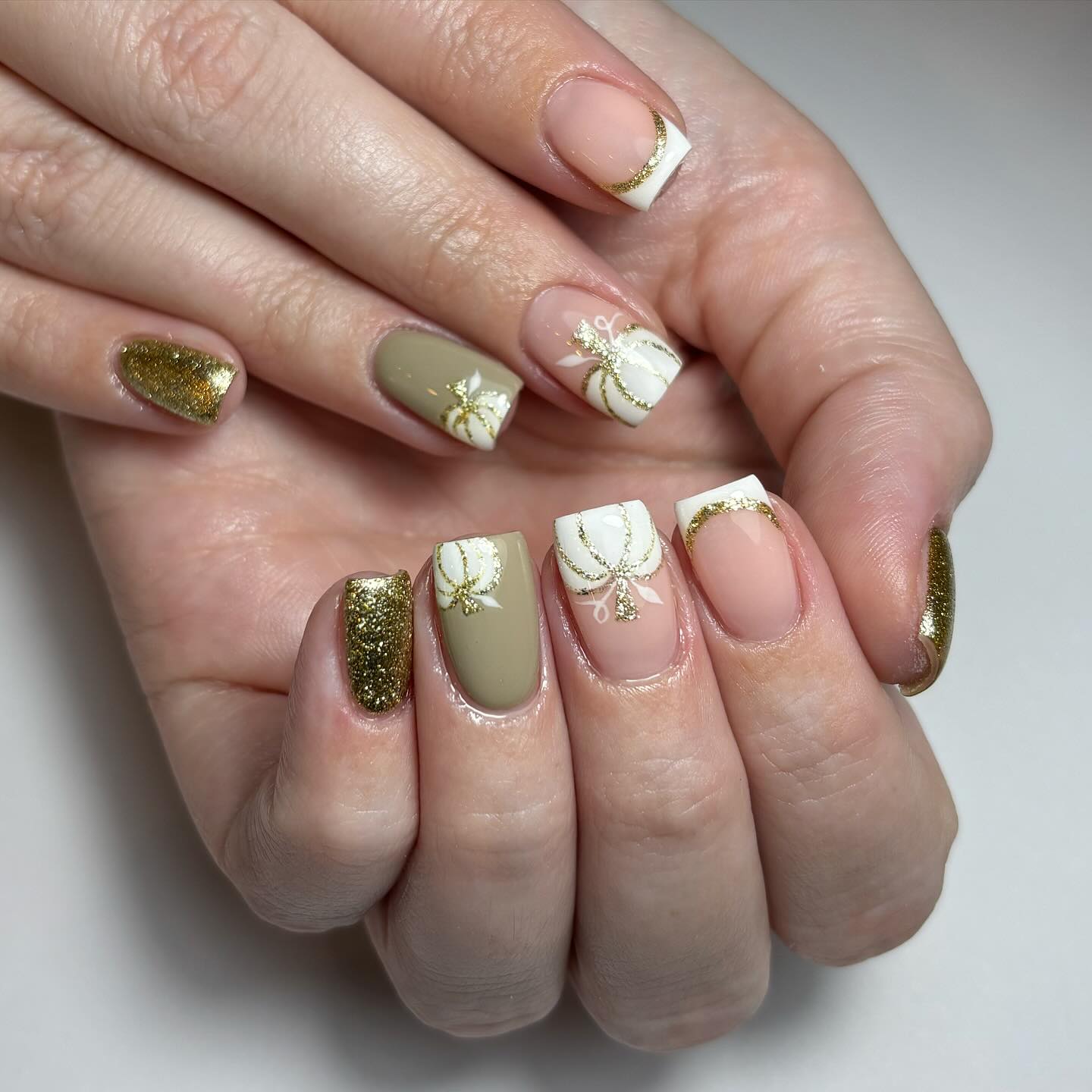 Elegant Gold and Green Nail Art