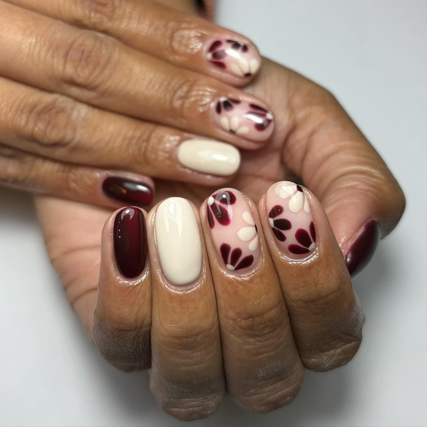 Elegant Floral Nails Design