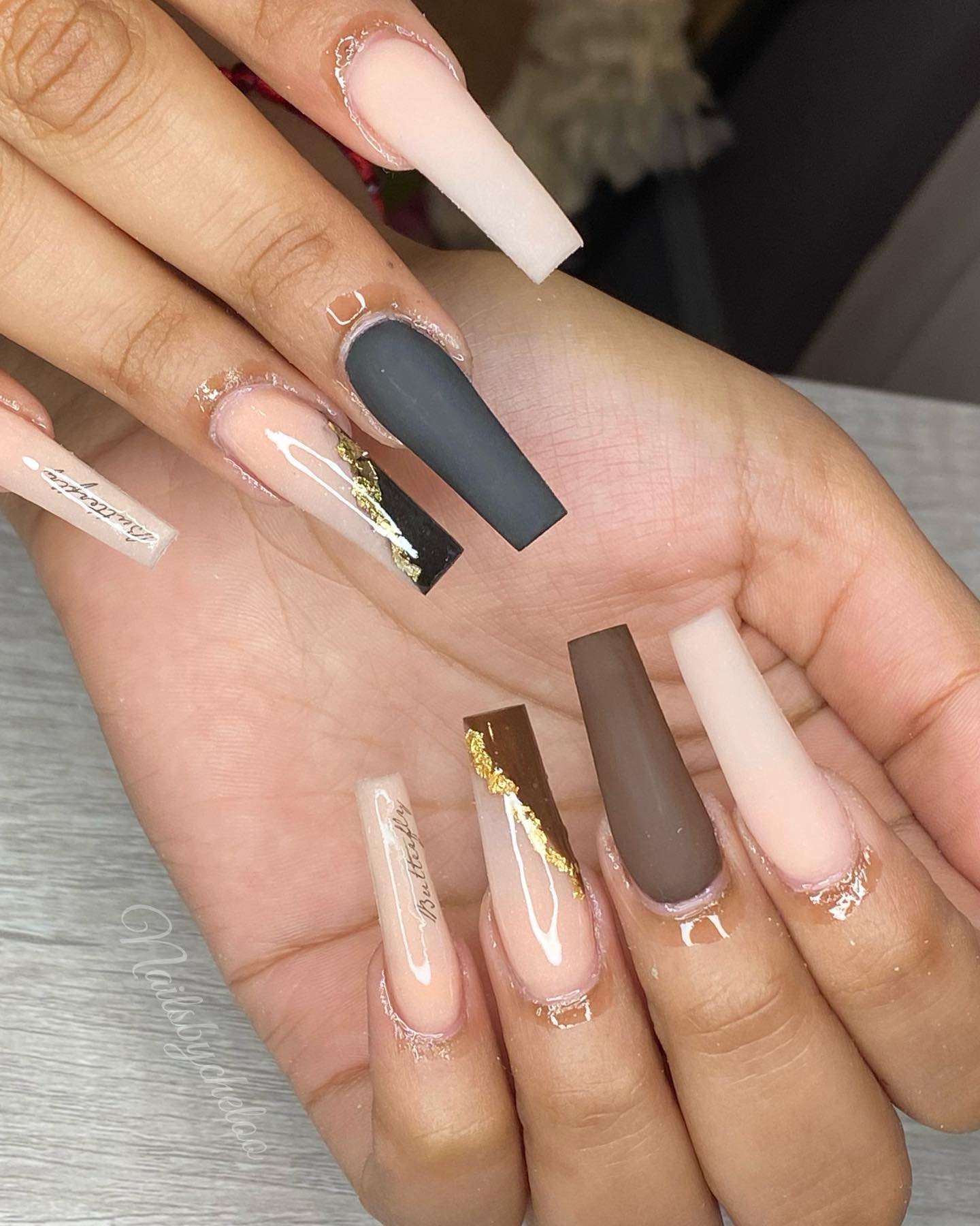 Stylish Nude and Gold Nails