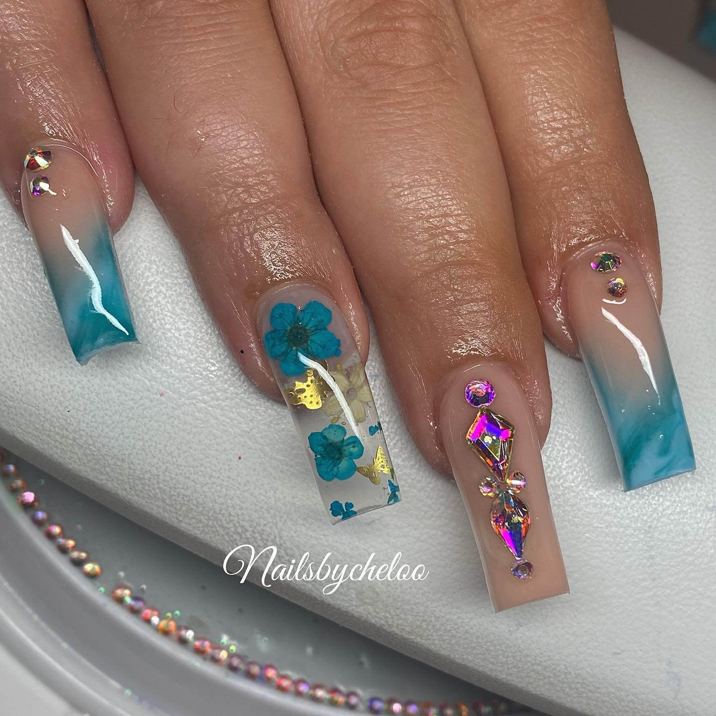 Artistic Floral Nails