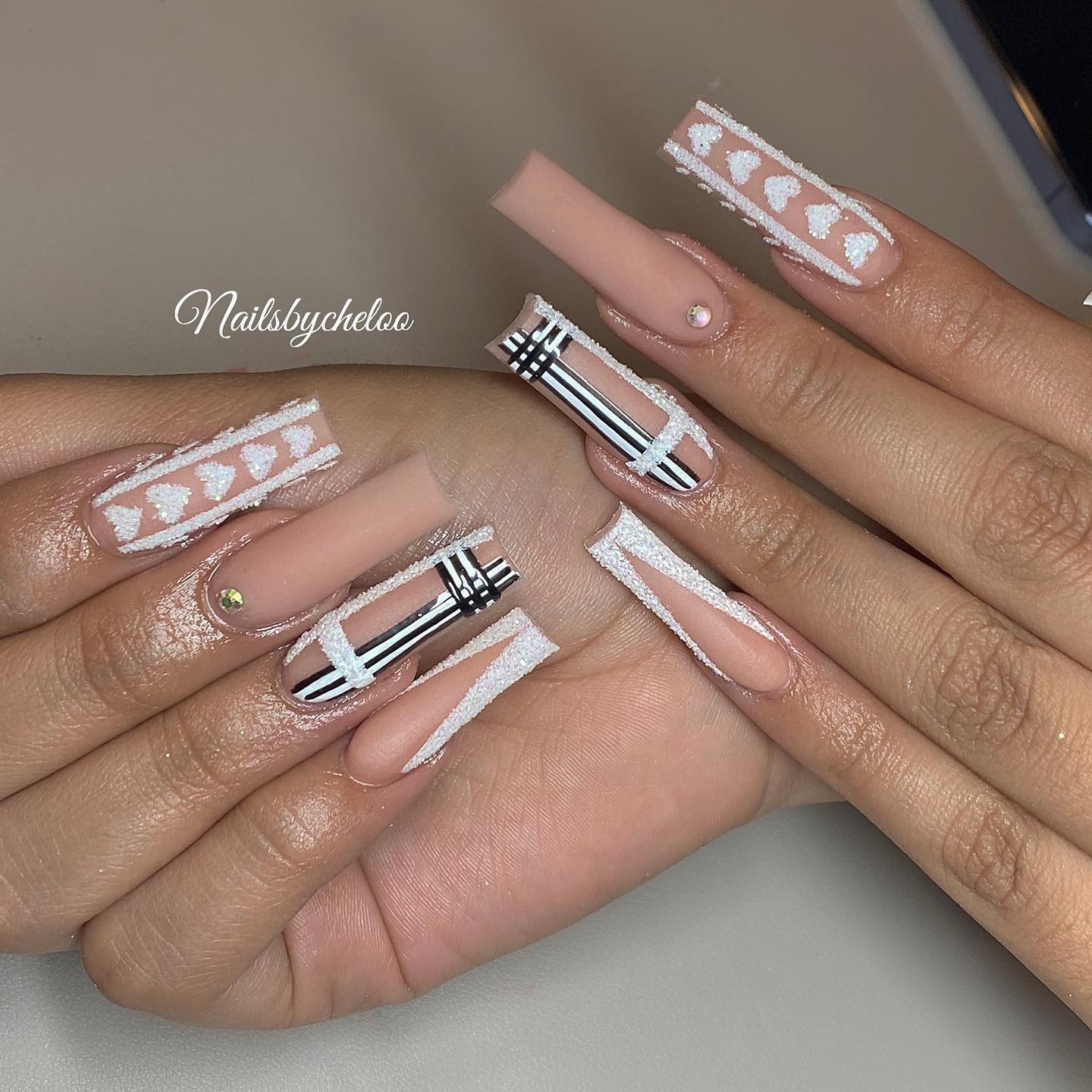 Stylish Heart Patterned Nails