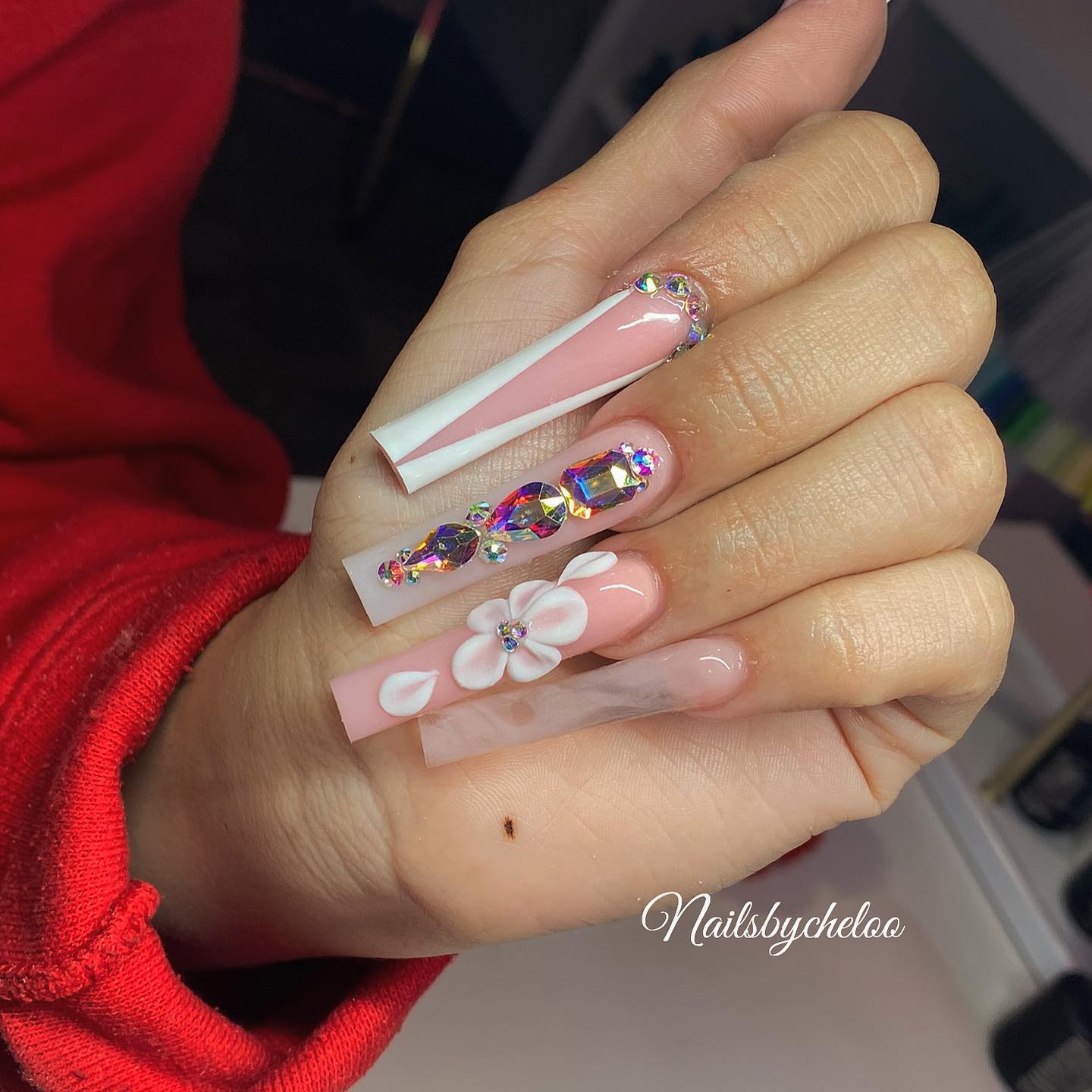 Elegant Pink and Rhinestones Nails