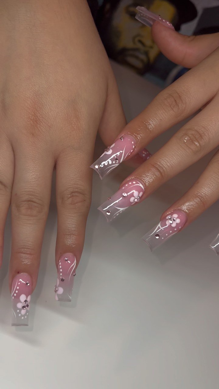 Elegant Pink Floral Nails