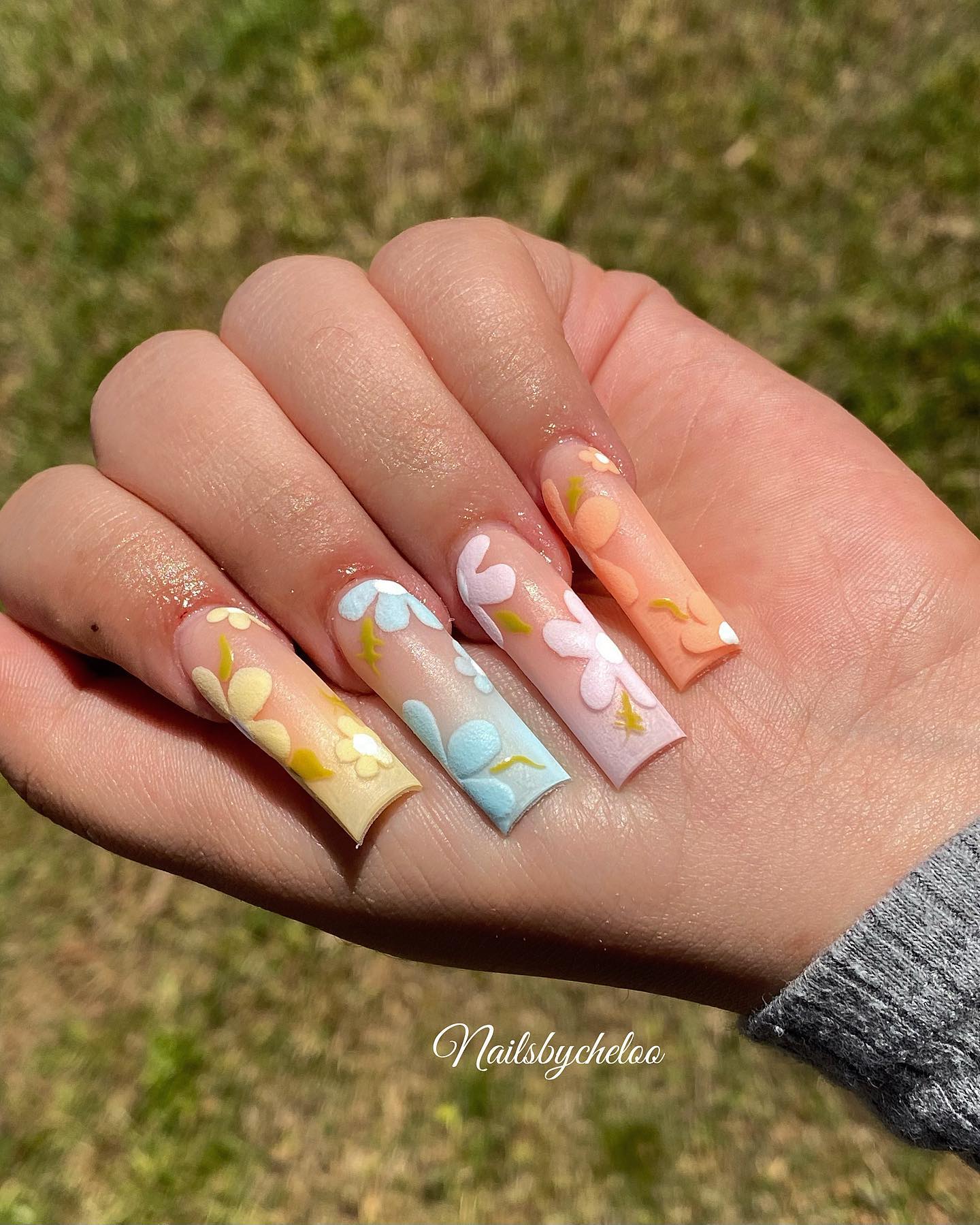Artistic Floral Nails