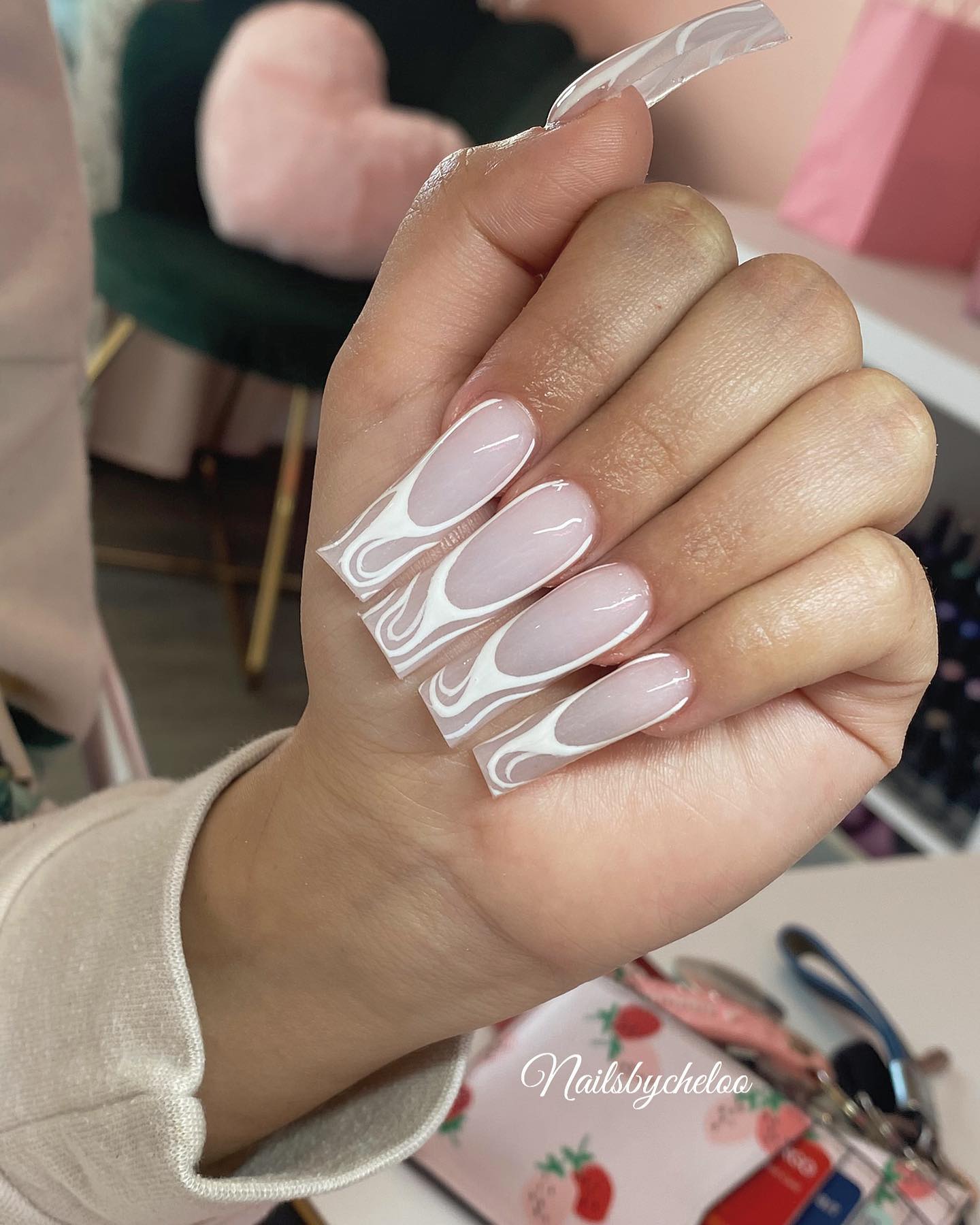 Stylish Swirl Nail Art