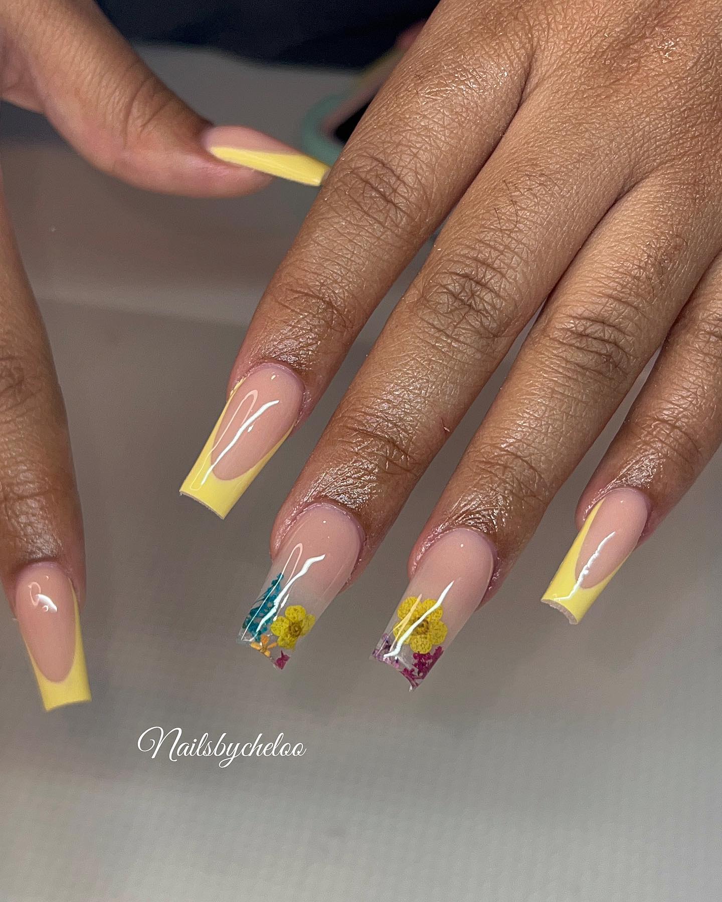 Artistic Floral Nails