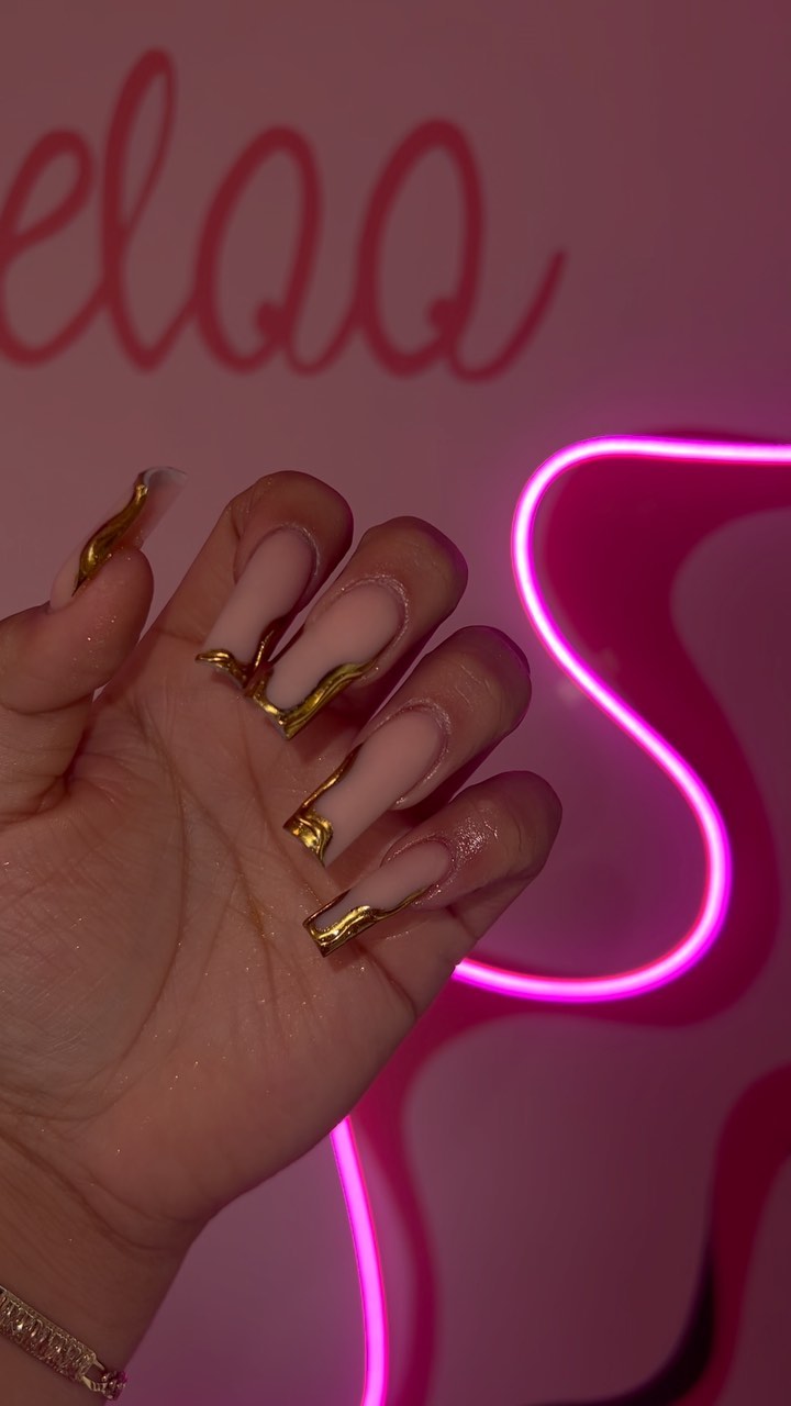 Elegant Gold Tip Nails