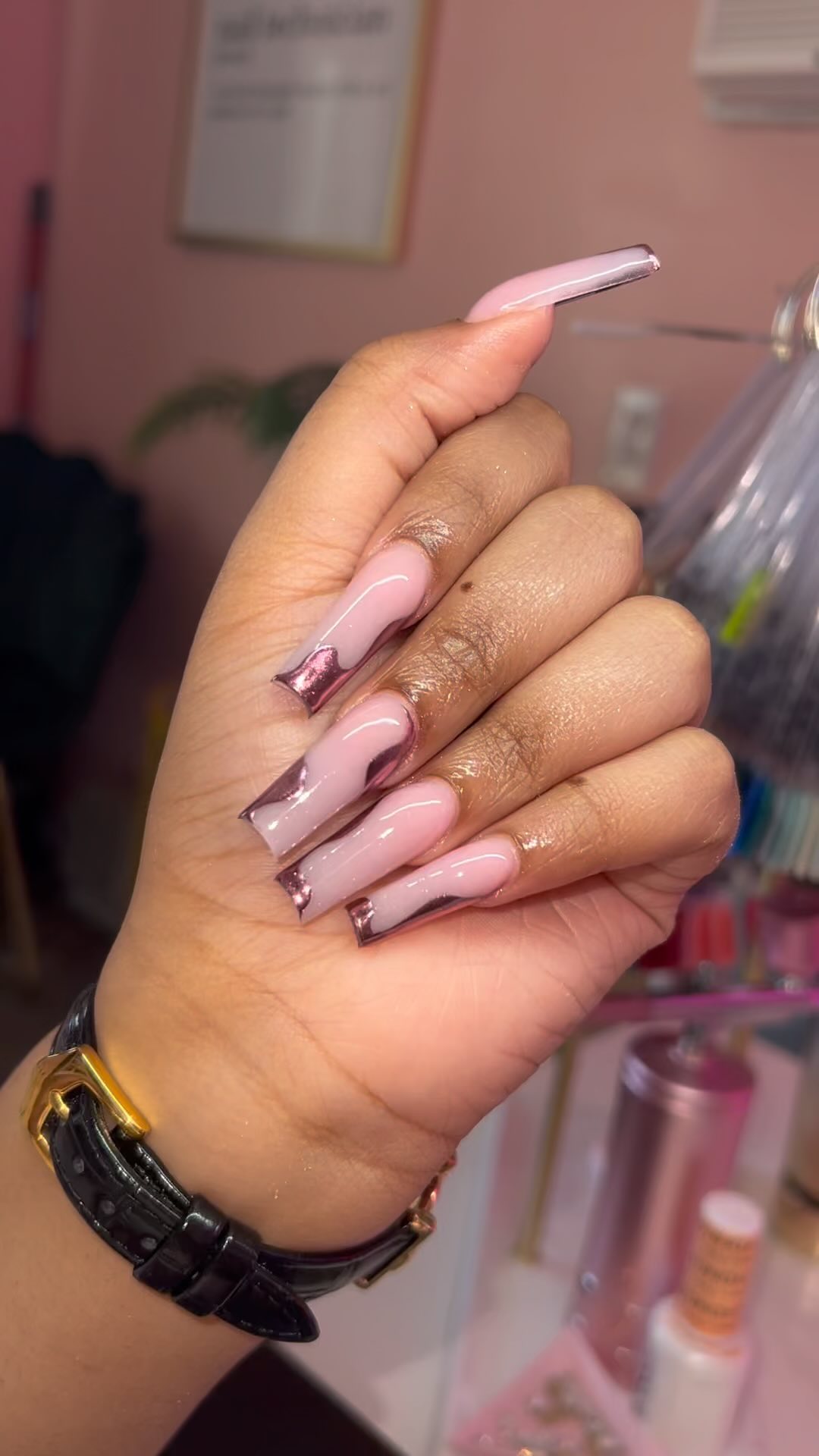 Stylish Nude and Rose Gold Nails