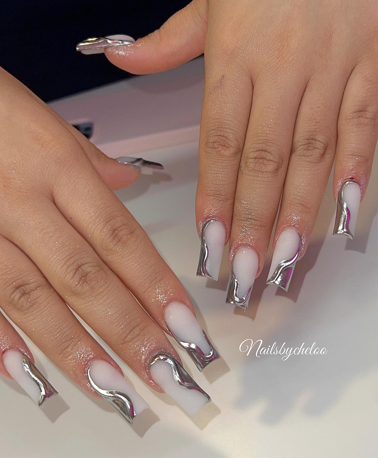 Stylish Silver Tip Nails
