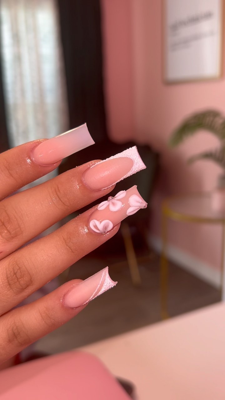 Stylish Heart Design Nails
