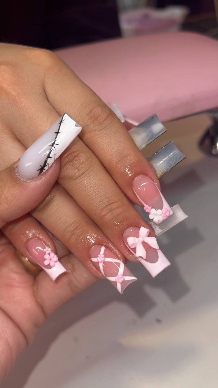 Cute Pink and White Artistic Nails with Bows