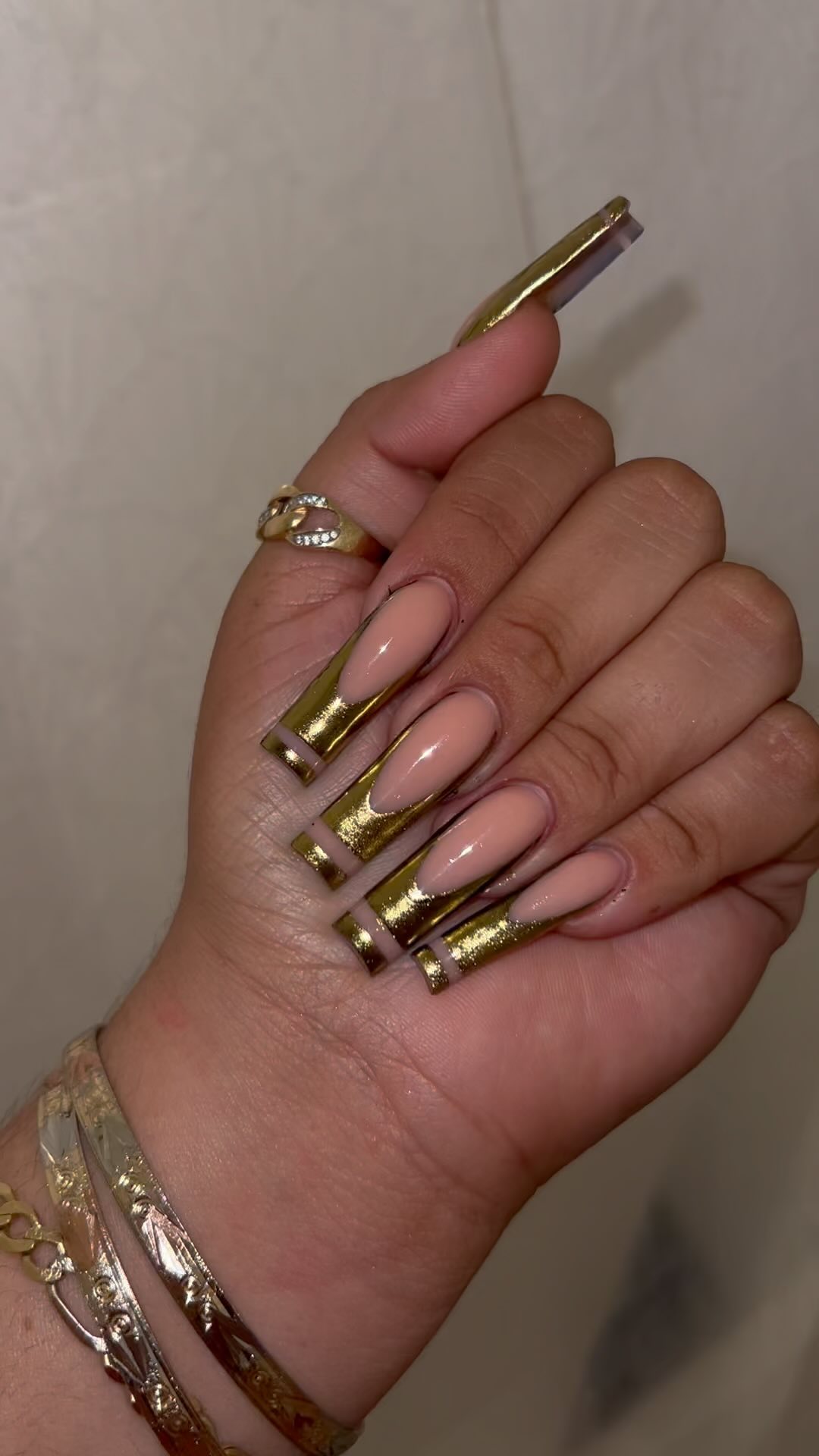 Stylish Gold and Nude Nails
