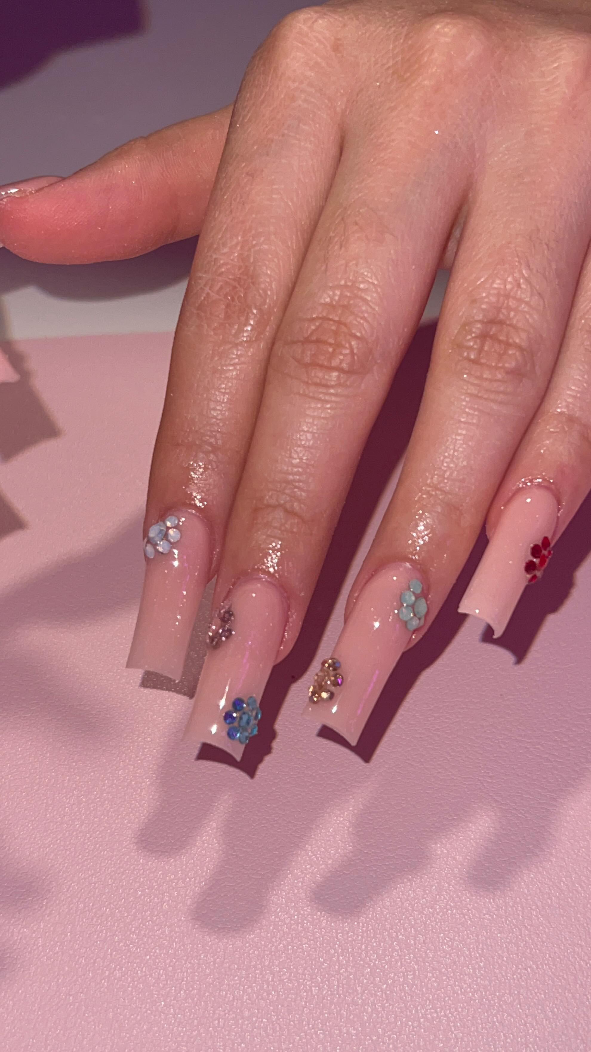 Beautiful Floral Nail Art