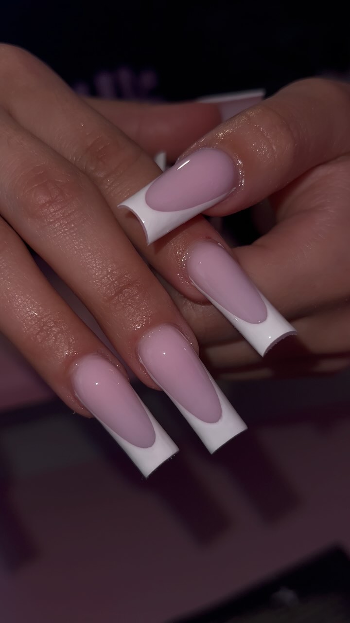 Elegant Pink and White Nail Design