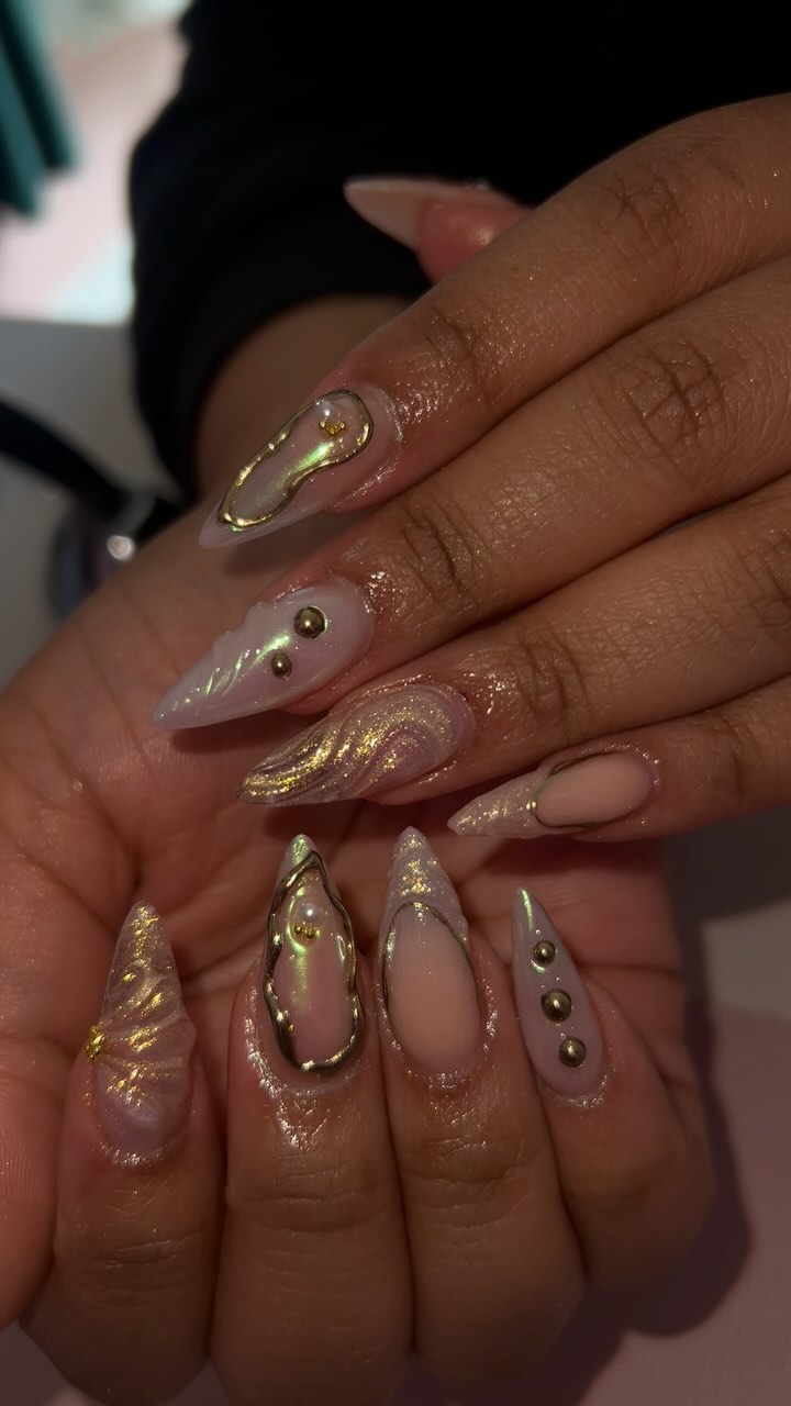 Elegant Nude Artistic Nails