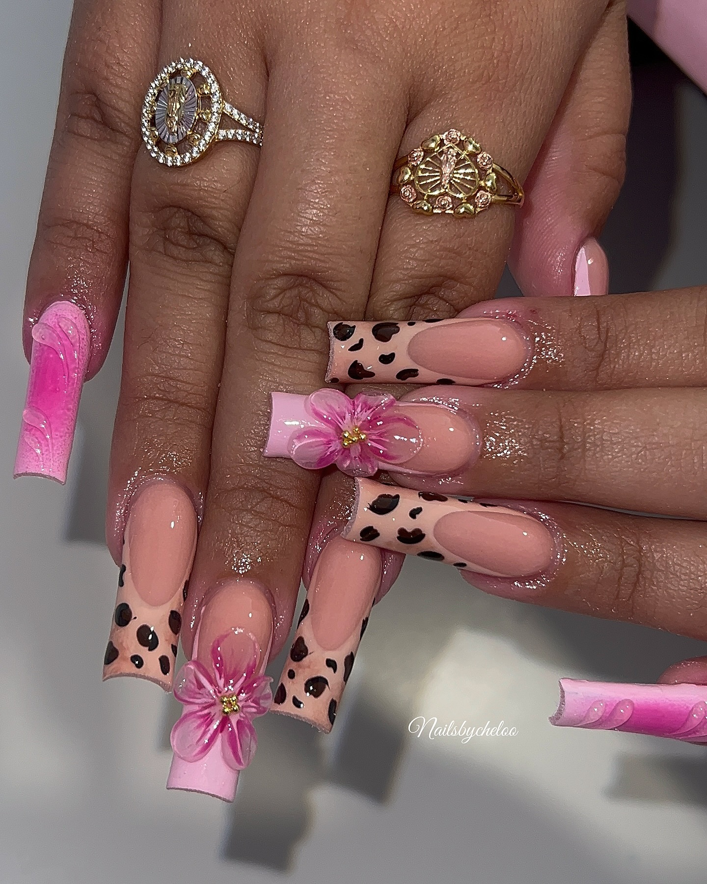Stylish Pink and Nude Floral Nails