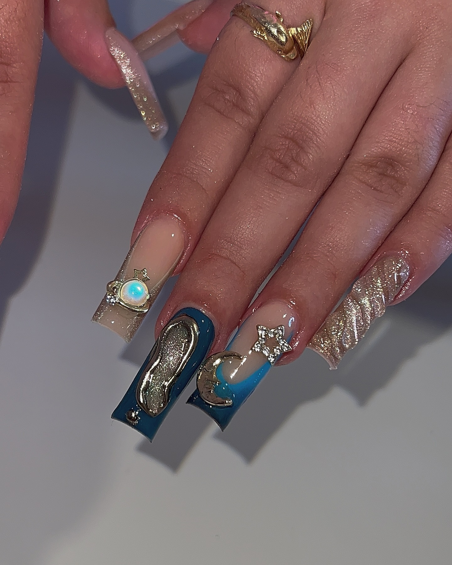 Artistic Glitter Nails