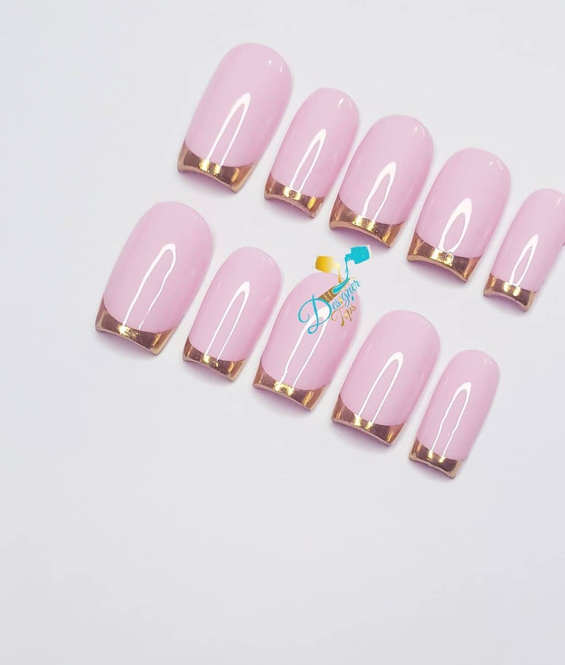 Elegant Pink and Gold Nails