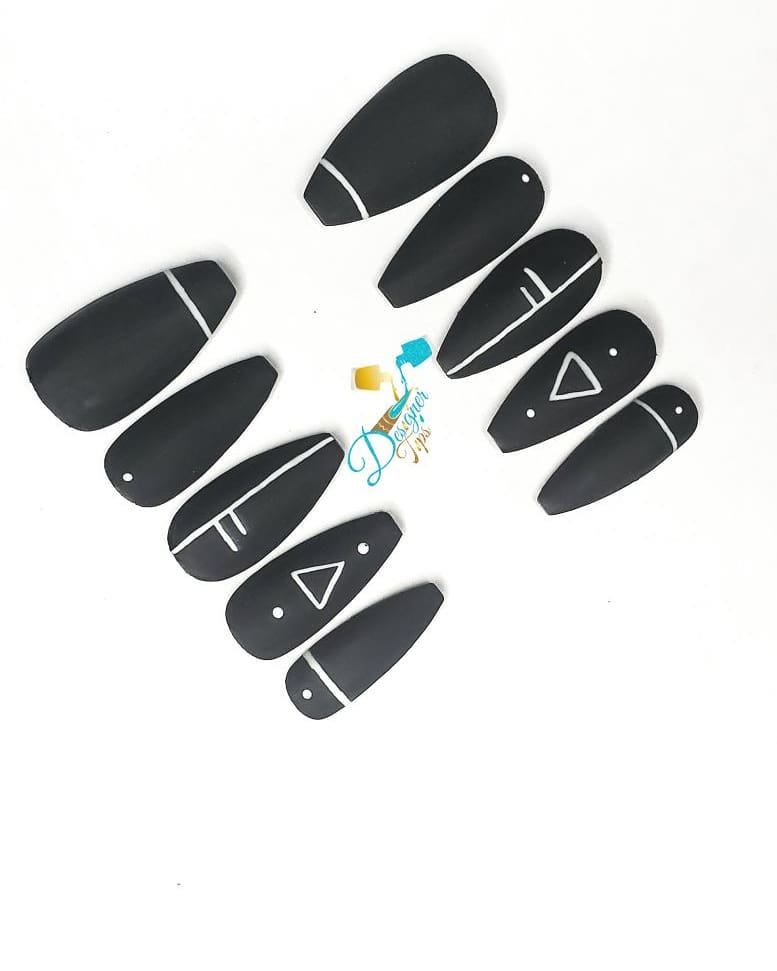Stylish Black Nail Art