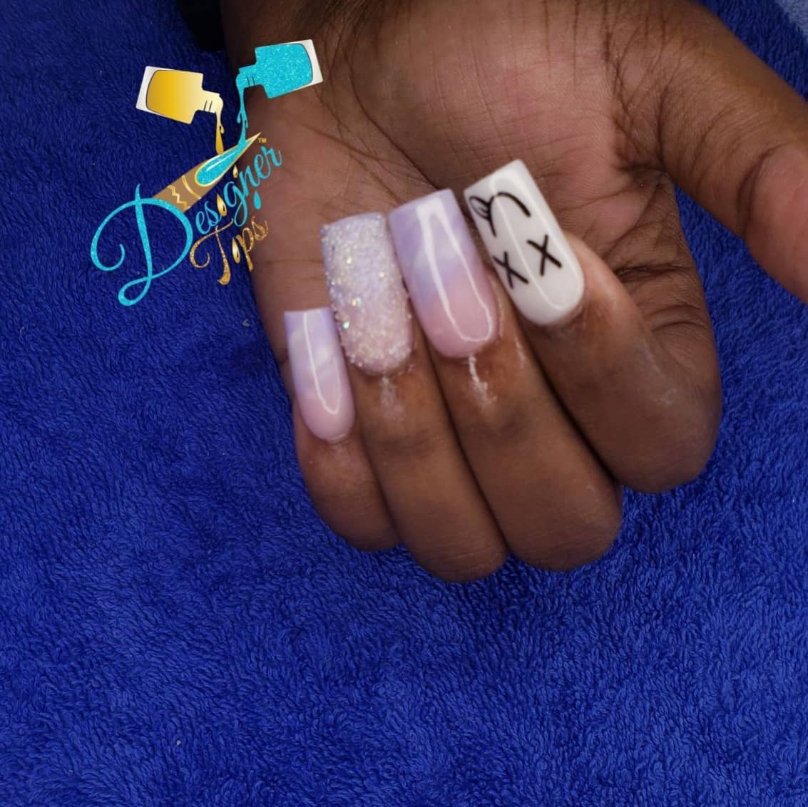 Stylish Glittery Nails