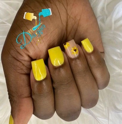 Sunny Yellow Nails