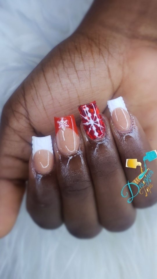 Festive Holiday Nail Design