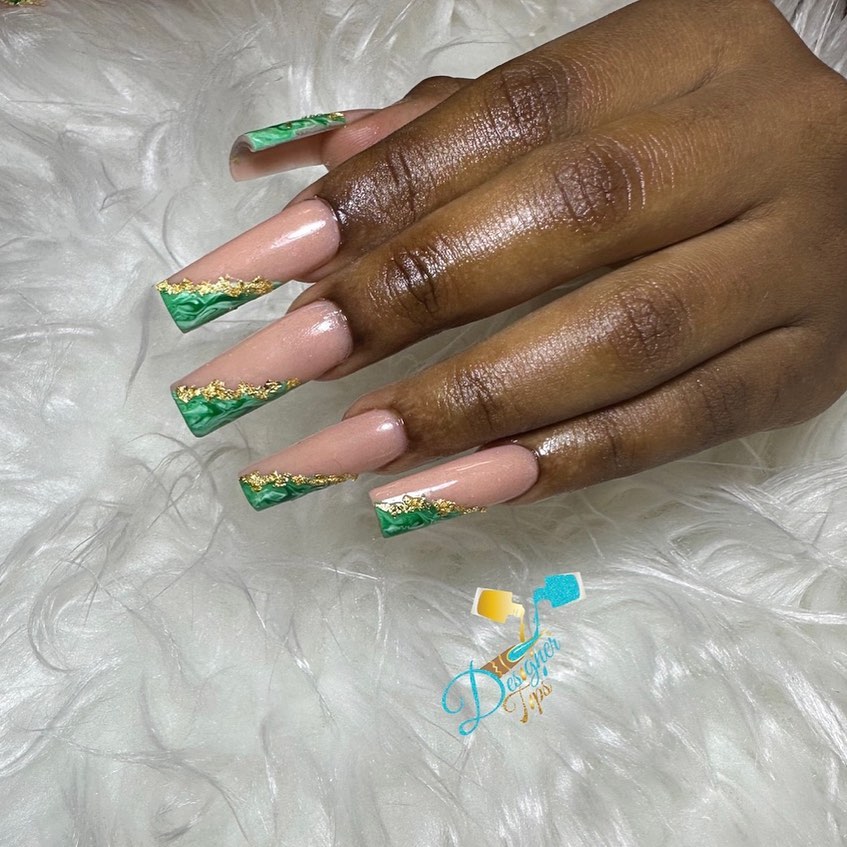 Elegant Green and Gold Nail Art