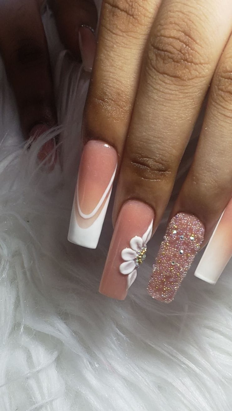 Elegant Nude French Tip Nails with Glitter