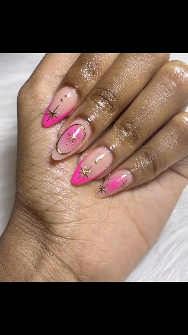 Stylish Pink and Gold Nail Art